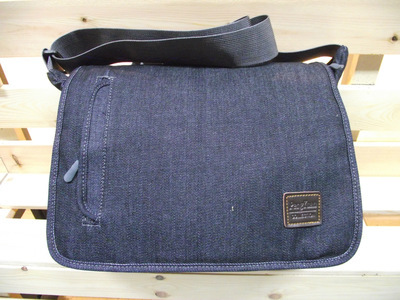 【廠家直銷 時尚休閑包 單肩背 一件代發(fā)】價格,廠家,圖片,時尚休閑包,高碑店市張六莊鵬遠箱包加工廠-