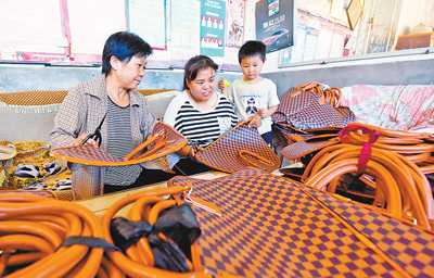 河北創(chuàng)新模式激活扶貧動力 年人均增加工資性收入2萬余元